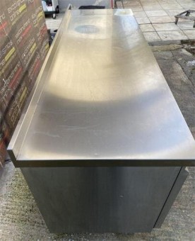 Πόστο Ανοξείδωτο Με Ψυγείο Συντήρηση 210x70x87Cm Μεταχειρισμένο